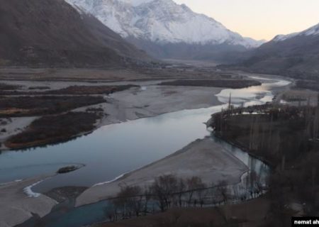 ساخت دیوار استنادی تاجکستان سبب تخریب صدها جریب زمین در خاک افغانستان شده است