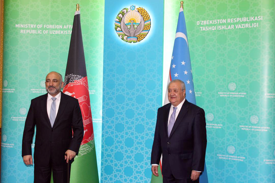 افغانستان و اوزبیکستان روی امضای قرارداد ۱۰ ساله انتقال برق توافق کردند