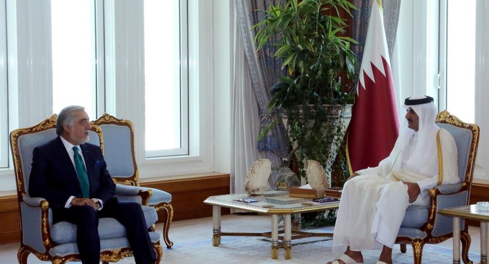 امیر قطر در دیدار با عبدالله از تلاش های صلح در افغانستان پشتیبانی کرد