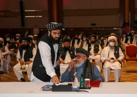 مذاکرات صلح افغانستان؛ دستورالعمل‌ها با بحث درباره عدم دخالت ‘فرد خارجی’ ادامه دارد