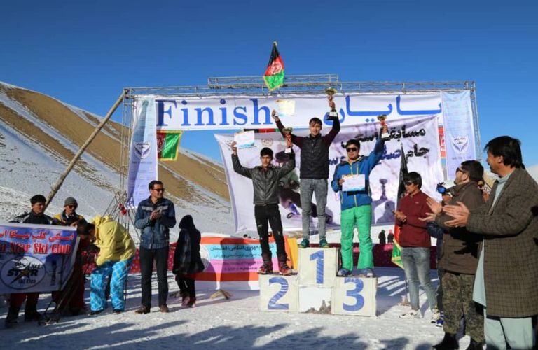 رقابت‌های اسکی زیر نام «جام صلح و دوستی» در بامیان برگزار شد