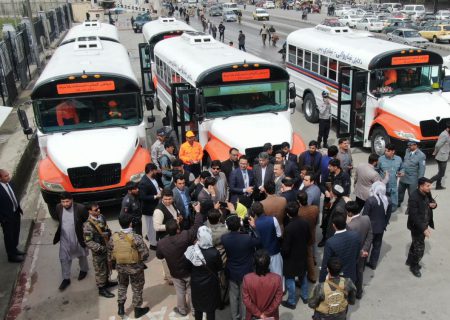 شهرداری کابل پنج بس شهری را به‌گونۀ آزمایشی در پایتخت فعال ساخت