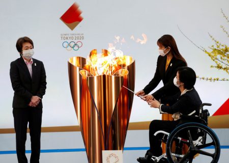 مراسم بی سر و صدای حمل مشعل المپیک در جاپان