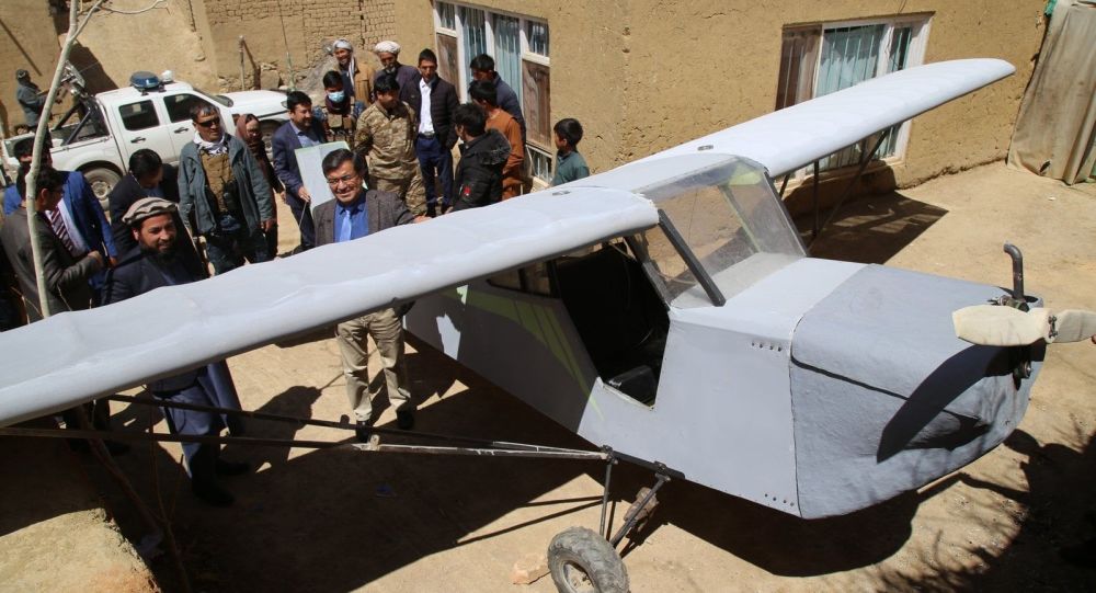 یک جوان بامیانی هواپیما ساخت