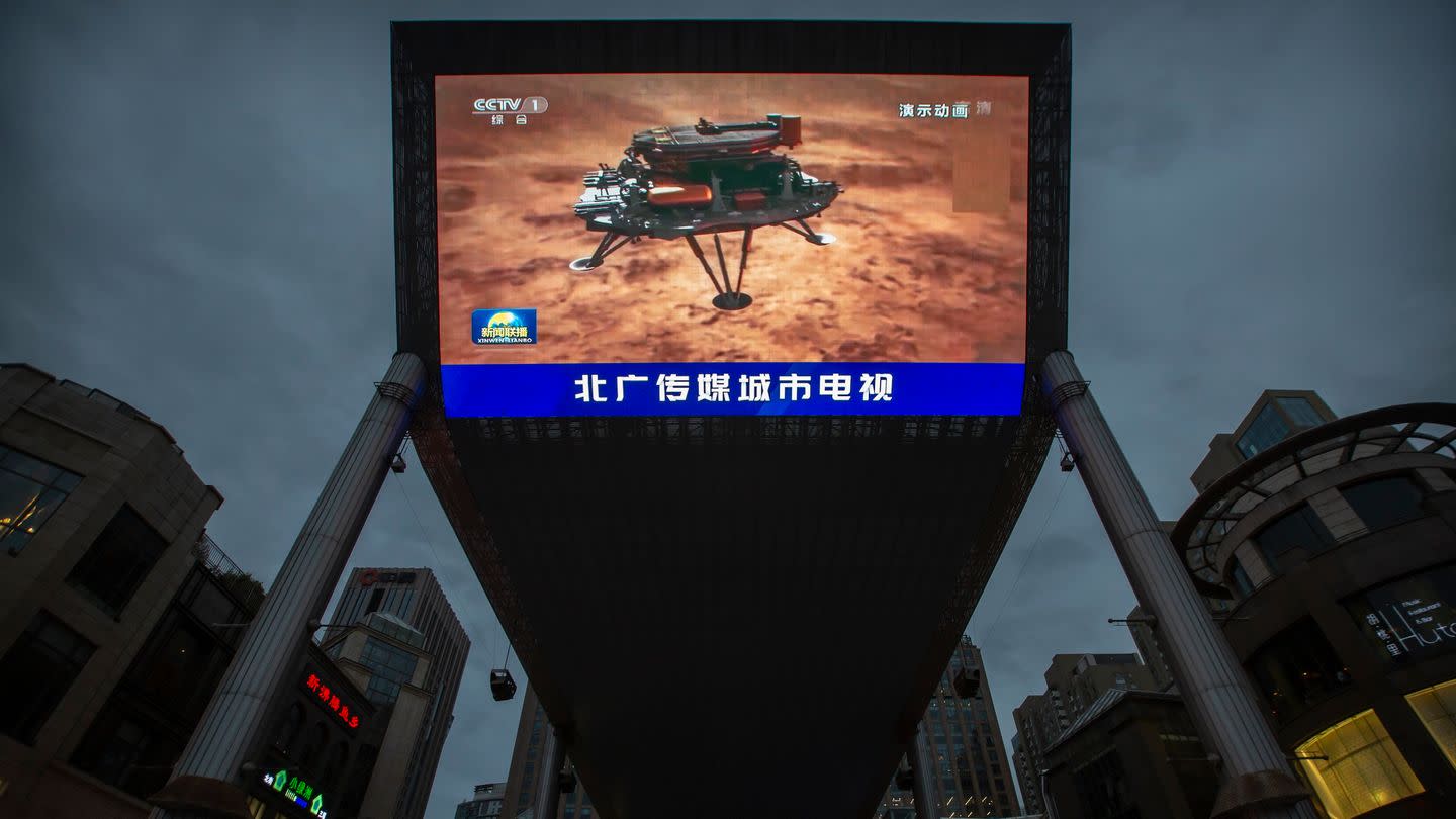کاوشگر چینی موفقانه به سطح مریخ نشست