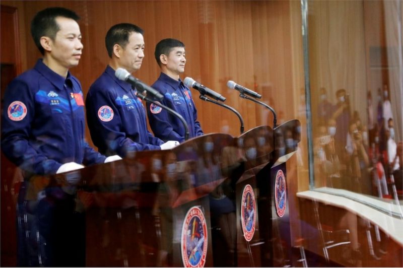 سه فضانورد چینی راهی ایستگاه فضایی این کشور شدند