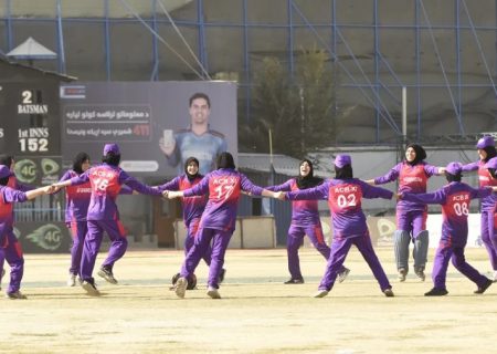 اگر زنان افغان از ورزش محروم شوند، بازی کرکت با افغانستان لغو می‌شود