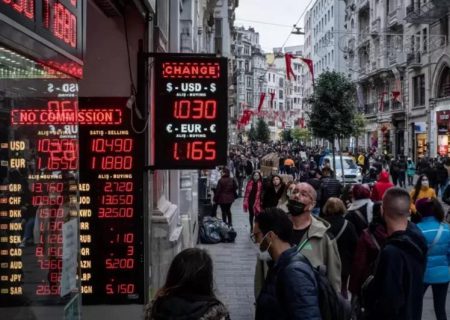 سقوط بی‌سابقه ارزش لیره ترکیه در برابر دلار