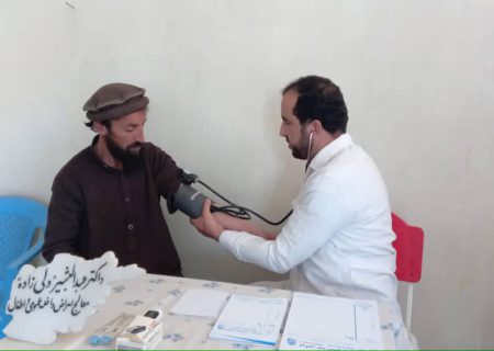 پرداخت تنخواه ۱۰ هزار کارمند بهداشتی افغانستان از سوی صلیب سرخ