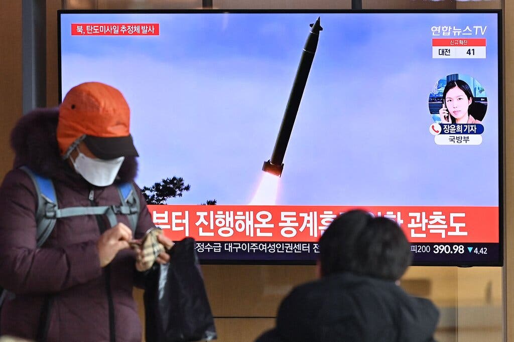 کوریای شمالی در واکنش به تحریم‌های امریکا دو موشک بالستیک شلیک کرد
