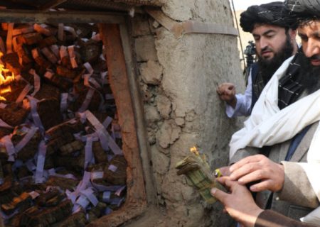 بانک مرکزی ۶۰۰ میلیون افغانی پول مندرس را حریق کرد