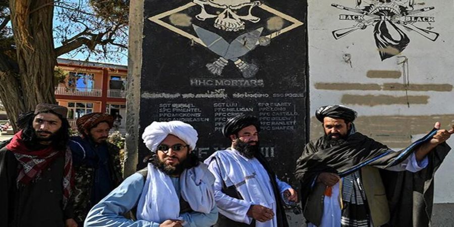 طالبان «پیروزی بر امریکا» را به نمایش گذاشتند