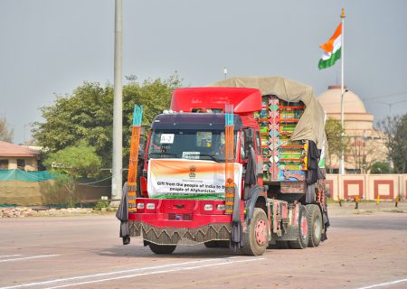 هند نخستین محموله گندم را از طریق خاک پاکستان به افغانستان ارسال کرد