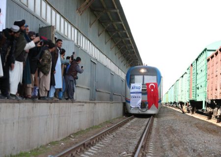 اولین قطار با کمک های بشردوستانه ترکیه وارد افغانستان شد