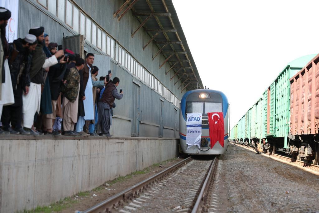 اولین قطار با کمک های بشردوستانه ترکیه وارد افغانستان شد