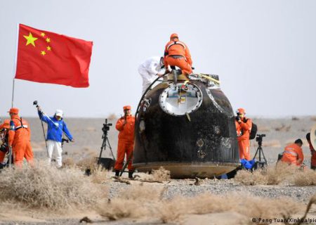 فضانوردان چینی شاتل “شینژوا” به سلامت روی زمین فرود آمدند