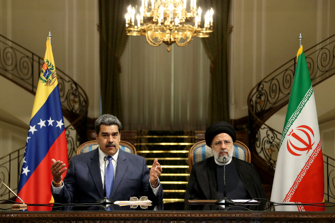 ایران و ونزوئلا سند جامع همکاری‌ ۲۰ ساله امضا کردند