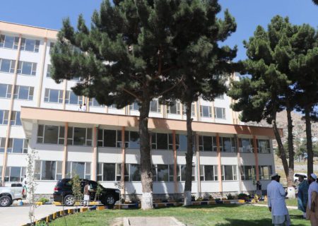 ساختمان جدید شفاخانۀ علی‌آباد به هزینۀ ۲۶۰ میلیون افغانی اعمار و  به بهره‌برداری سپرده شد