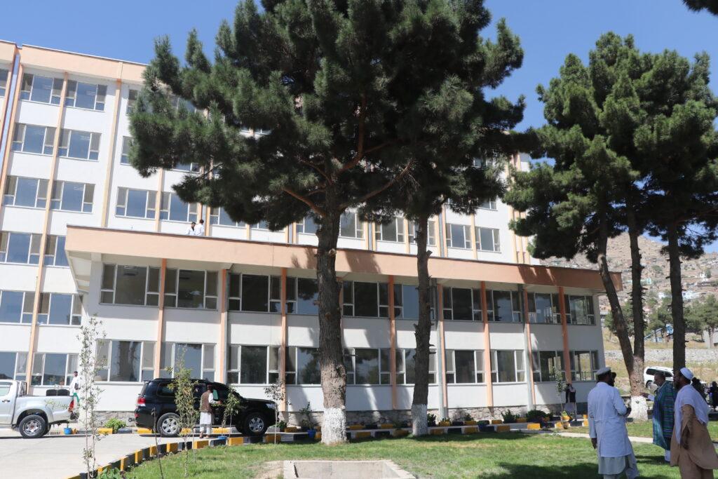 ساختمان جدید شفاخانۀ علی‌آباد به هزینۀ ۲۶۰ میلیون افغانی اعمار و  به بهره‌برداری سپرده شد