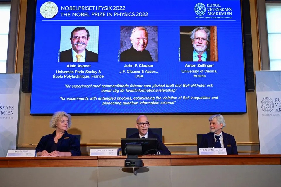 جایزه نوبل فیزیک سال ۲۰۲۲ به سه دانشمند از فرانسه، امریکا و اتریش تعلق گرفت