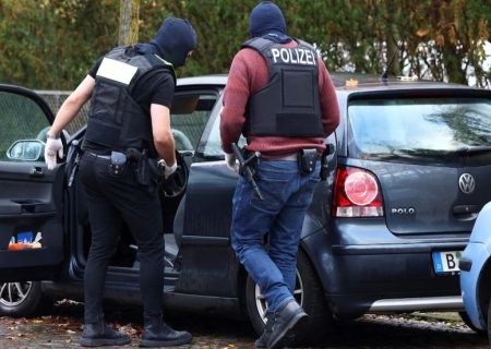 دولت آلمان ۲۵ فرد مسلح را به اتهام طرح‌ریزی برای سرنگونی نظام بازداشت کرد