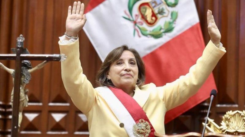 در پی برکناری رئیس‌جمهوری پرو جانشینش سوگند یاد کرد