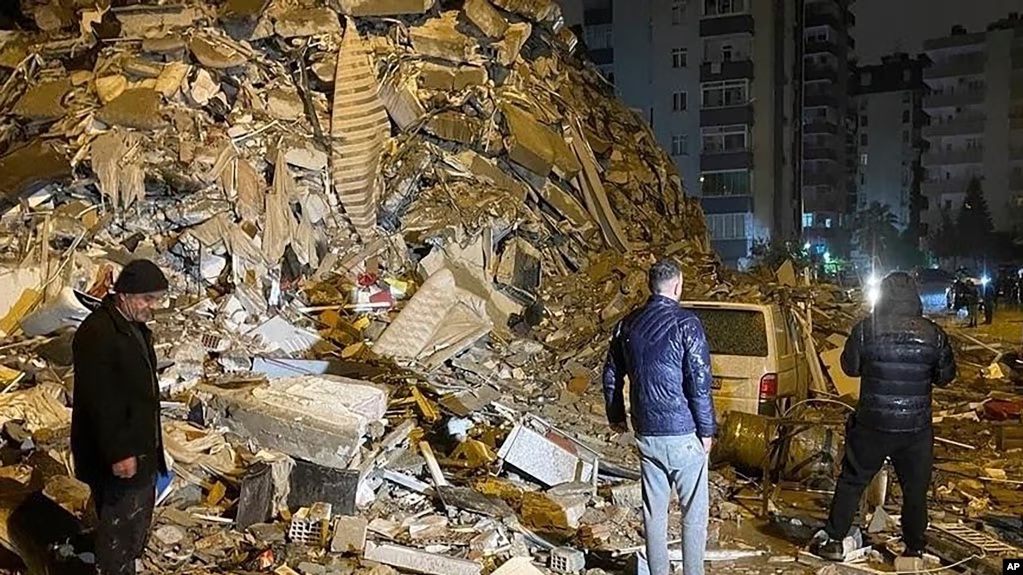 وقوع دو زلزلهٔ پیهم در ترکیه و سوریه بیش از ۳۸۲۰ کشته برجاگذاشت