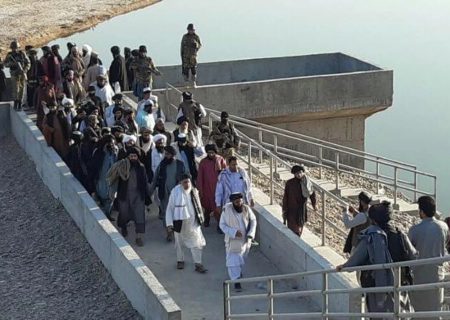 رها کردن آب رود هلمند از سوی گروه طالبان به سوی ایران