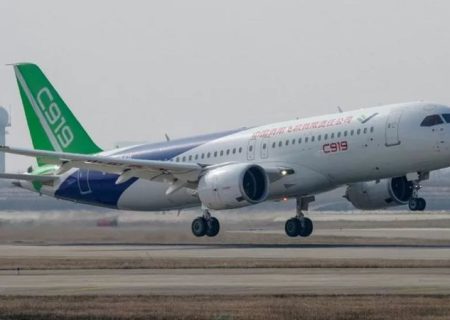 هواپیمای مسافربری ساخت چین نخستین پرواز خود را انجام داد