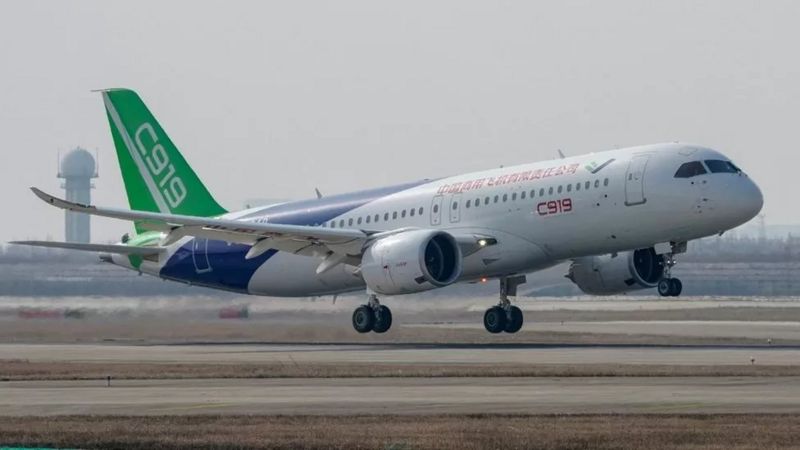 هواپیمای مسافربری ساخت چین نخستین پرواز خود را انجام داد