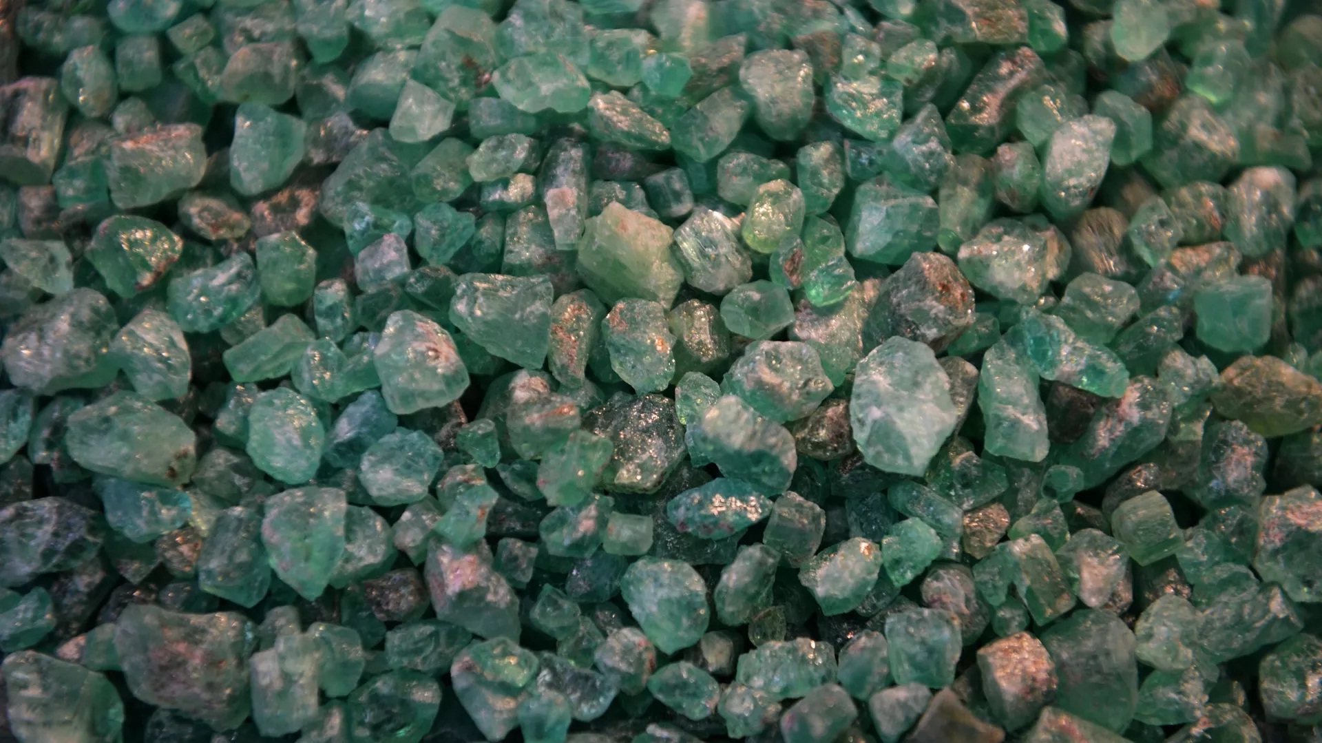 کشف 40 معدن جدید زمرد در پنجشیر