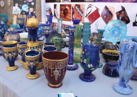 نمایشگاه ساخته‌های دستی زنان بیجاشده در هرات