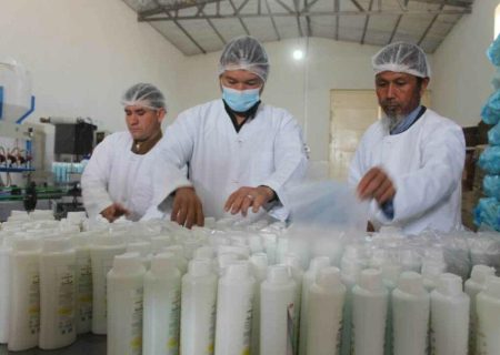 یک شرکت تولیدی مواد شوينده به ارزش ۱۵۰ هزار دالر امريکايی در نیمروز افتتاح گرديد