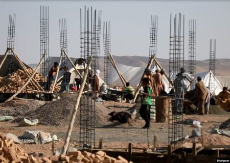 روند توزیع خانه های نو ساخت به زلزله زده ها در هرات آغاز شد