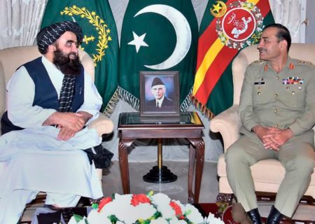 روابط حکومت جدید پاکستان با افغانستان تحت تاثیر نظامیان پاکستانی خواهد بود