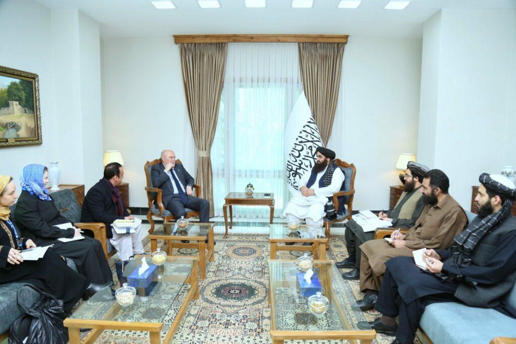 قبل از نشست دوحه هماهنگ کننده ملل متحد با امیر خان متقی دیدار کرد