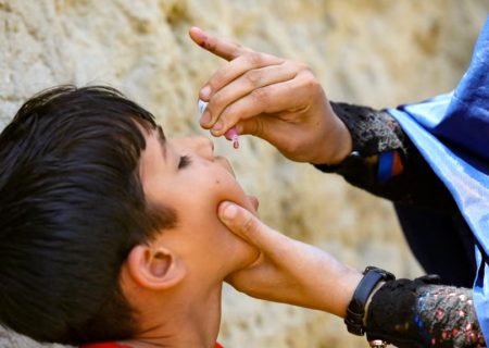 به بیش از ۷٫۵ میلیون کودک واکسین پولیو تطبیق می‌شود