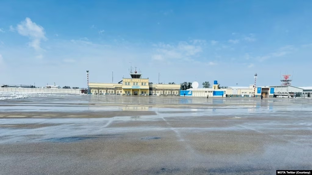 میدان هوایی هرات به روی پروازها باز شد