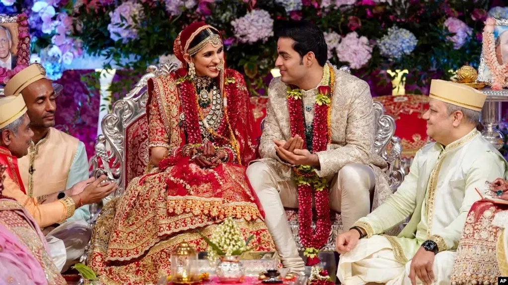 ثروتمندترین مرد هندی ۵۰ هزار نفر را به عروسی پسرش دعوت کرد