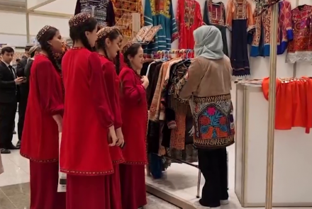 رضایت هیات کابل از نمایش‌گاه تولیدات افغانستان در عشق‌آباد