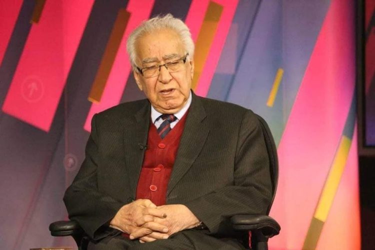 عبدالحمید مبارز، روزنامه‌نگار و معین پیشین وزارت اطلاعات و فرهنگ درگذشت